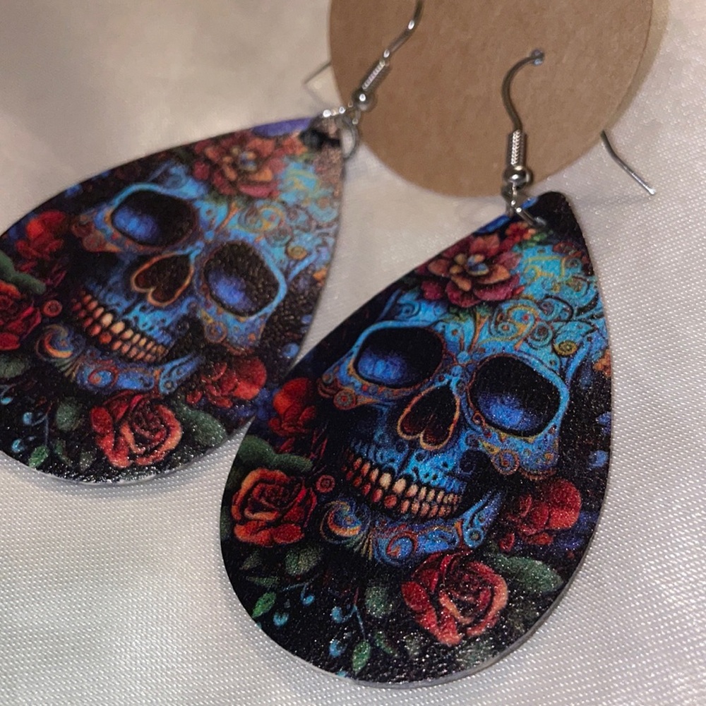 Boho Floral Skull w/Roses Earrings! Vegan Leather Soooo Beautiful!
